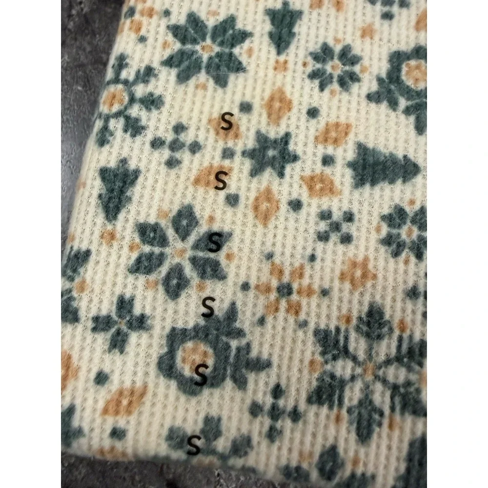 American Eagle Women's Size Small One Piece Thermal‎ Snowflake Ivory Pajamas NWT